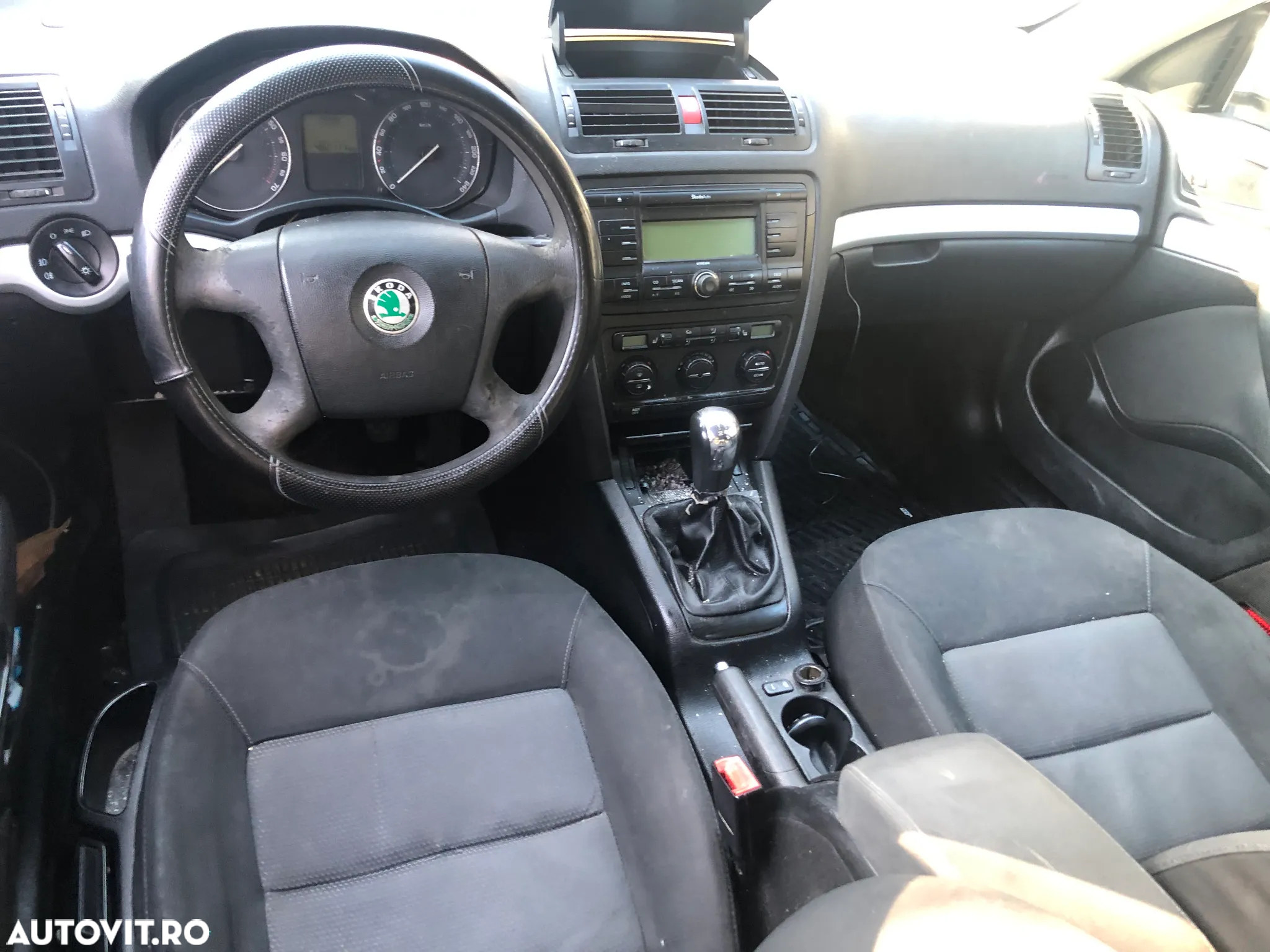 Dezmembrez Skoda Octavia 2 gri 1.6 benzina 2005 - 8