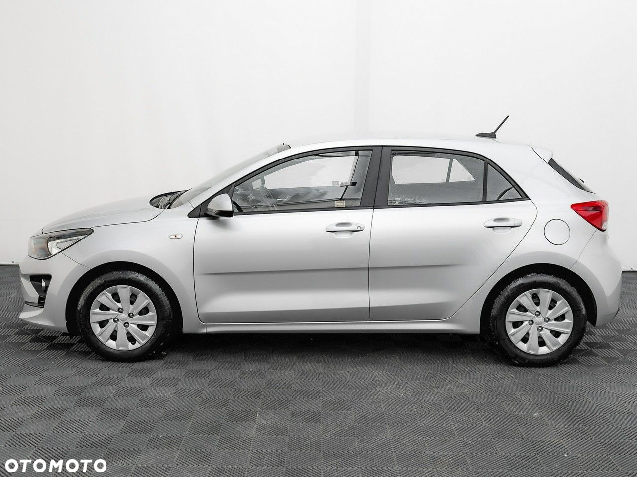 Kia Rio 1.2 M - 10
