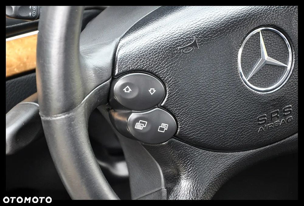 Mercedes-Benz Klasa E 320 CDI 7G-TRONIC Avantgarde - 34