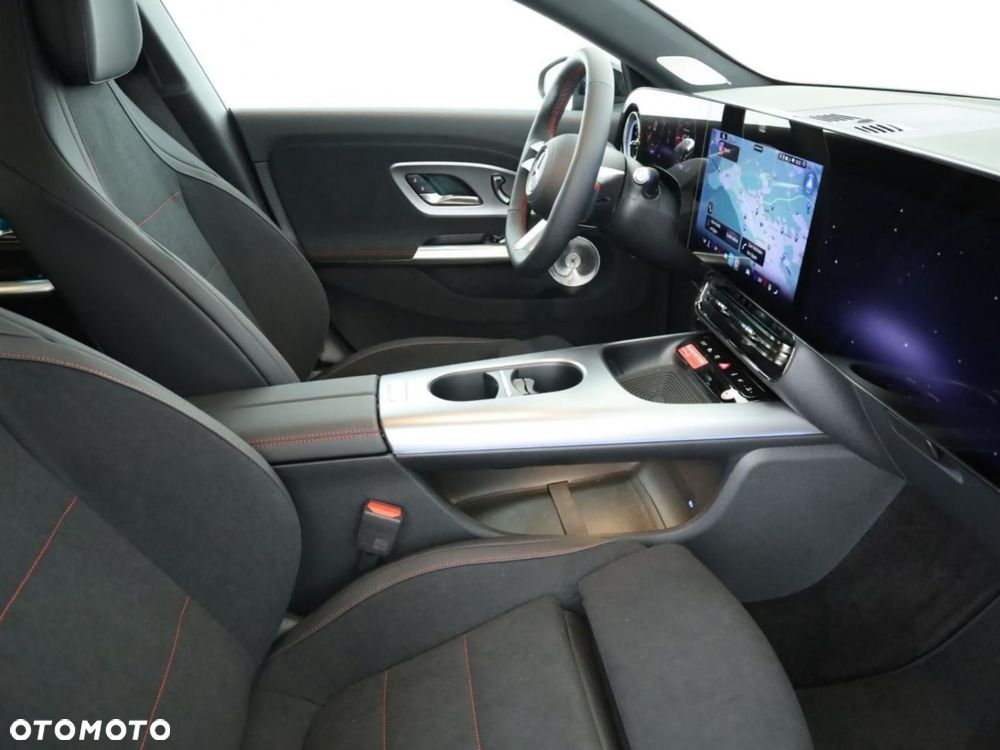 Mercedes-Benz CLA - 10