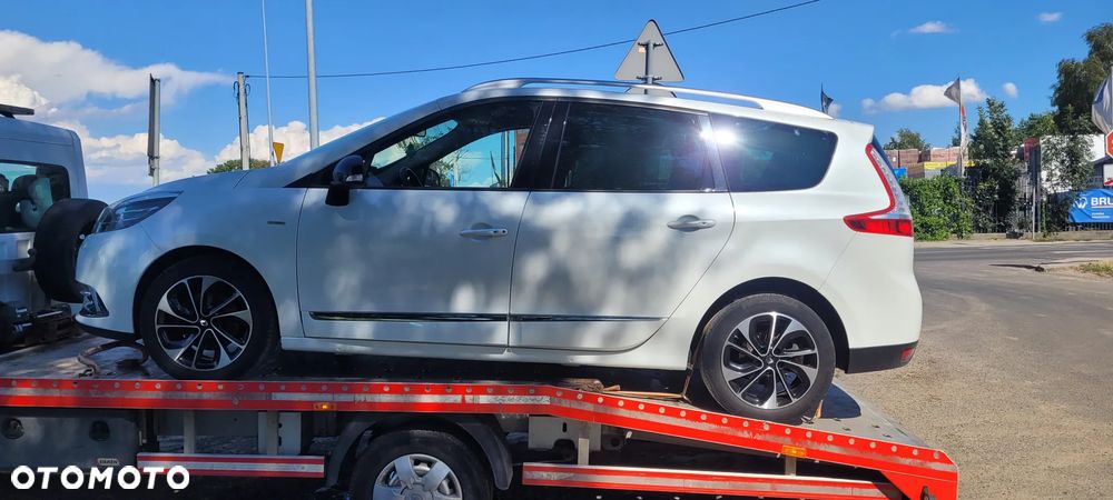 Renault Grand Scenic - 8