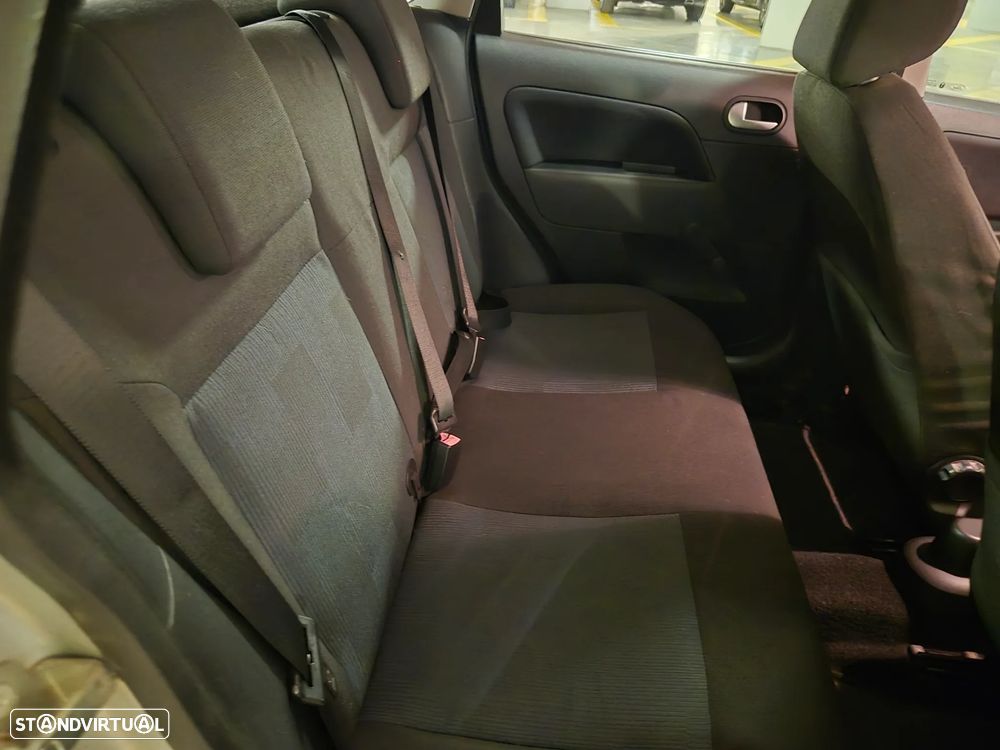 Ford Fiesta 1.25 Trend - 28