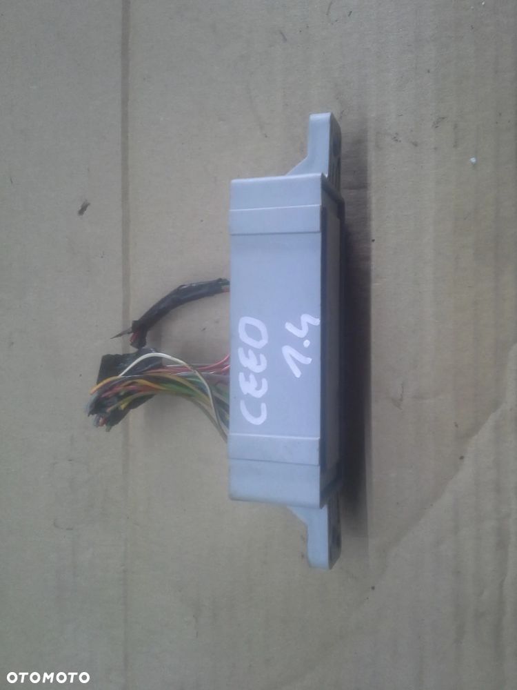 Kia Ceed I 1.4 46tys.km G4FA zestaw startowy komputer 39119-2B260 immo stacyjka moduły klucze i inne - 24