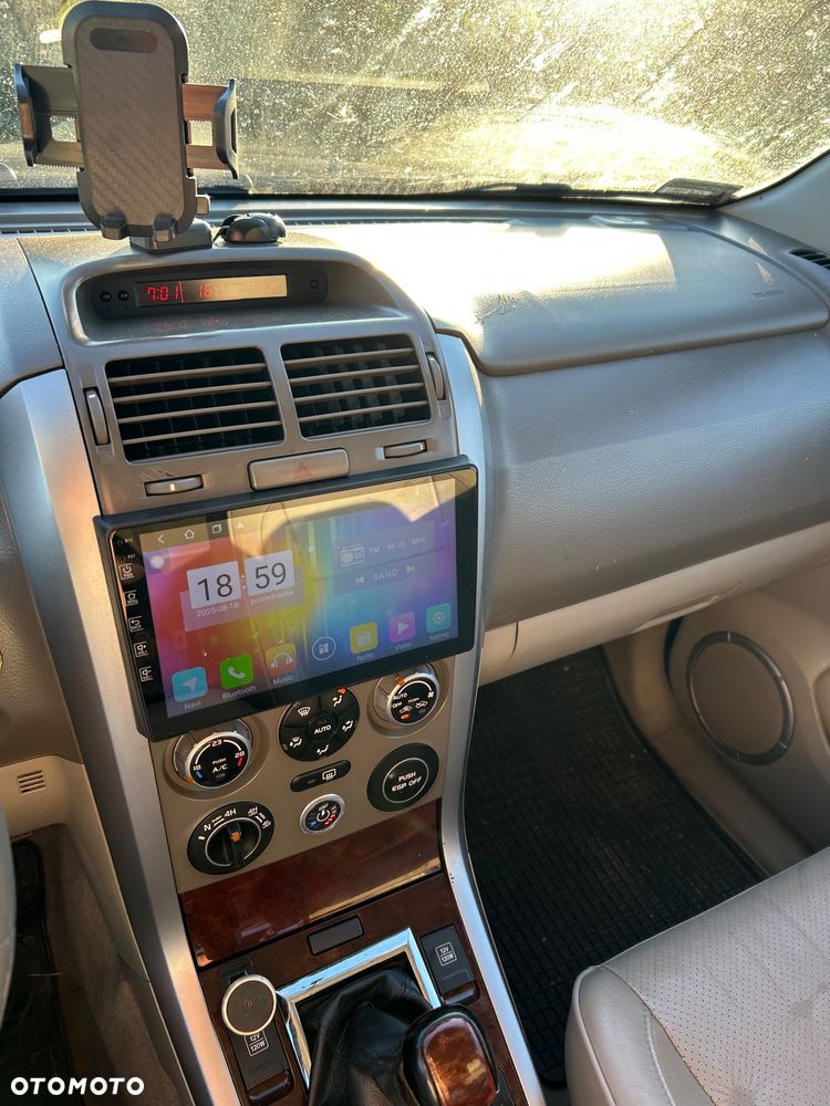 Suzuki Grand Vitara 2.0 20th Anniversary - 10