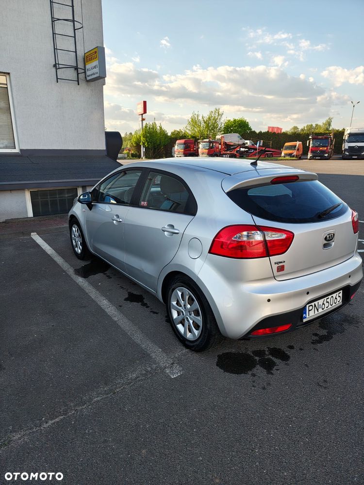 Kia Rio 1.2 L - 15