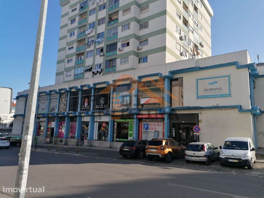 Predipereira apresenta loja vaga no Centro Comercial Oceano, em Odi... - Grande imagem: 4/7