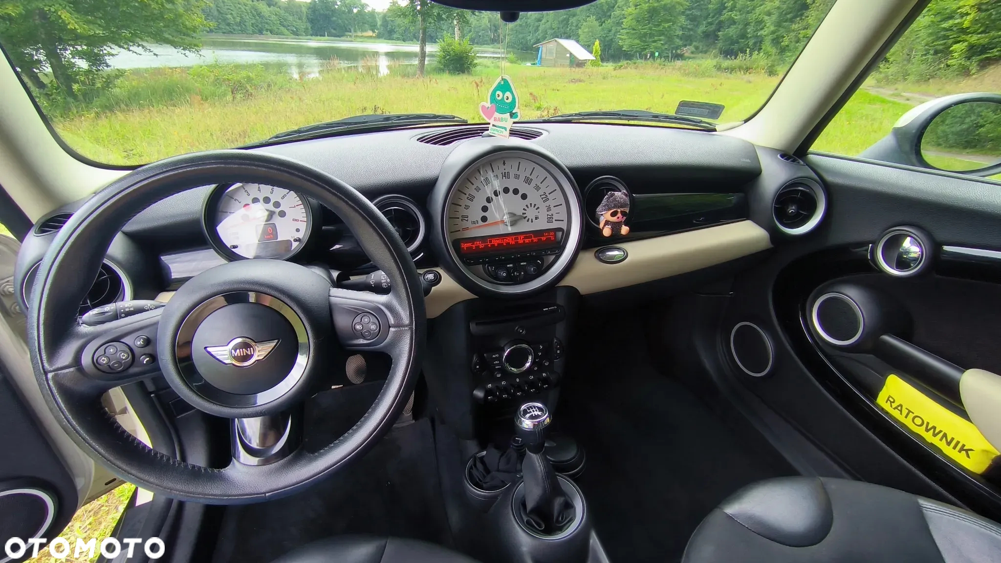 MINI Cooper Standard - 12