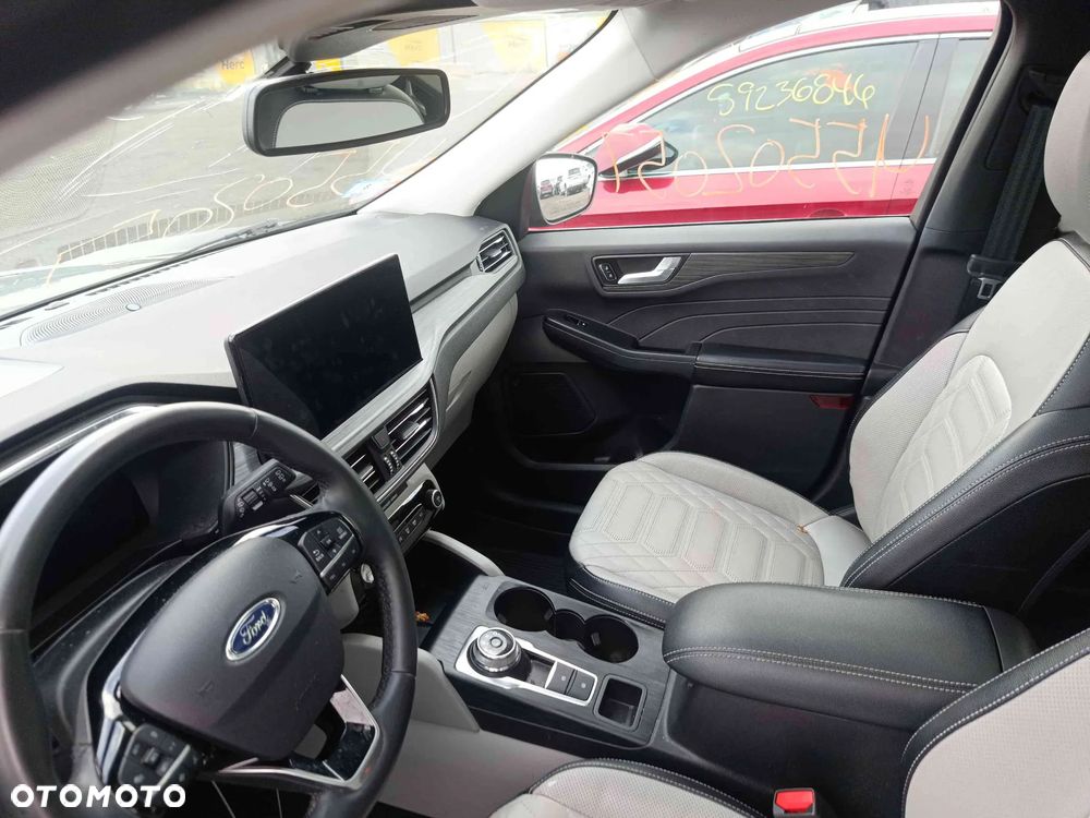 Ford Escape 2.0 EcoBoost AWD Titanium - 9