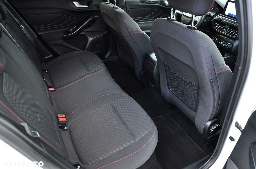 Ford Focus - 28