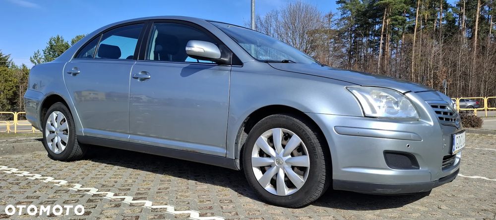 Toyota Avensis 2.0 D-4D Luna - 2