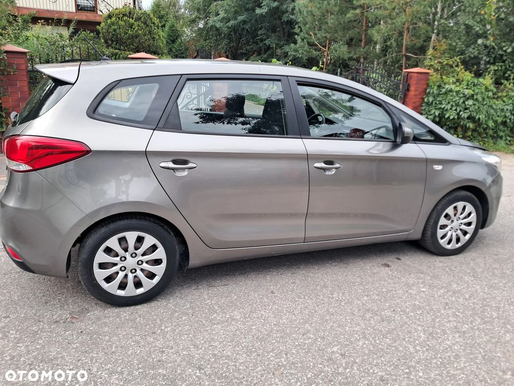Kia Carens 1.7 CRDi 115 Dream Team Edition - 8