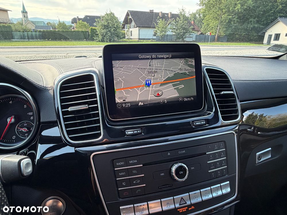 Mercedes-Benz GLE - 27