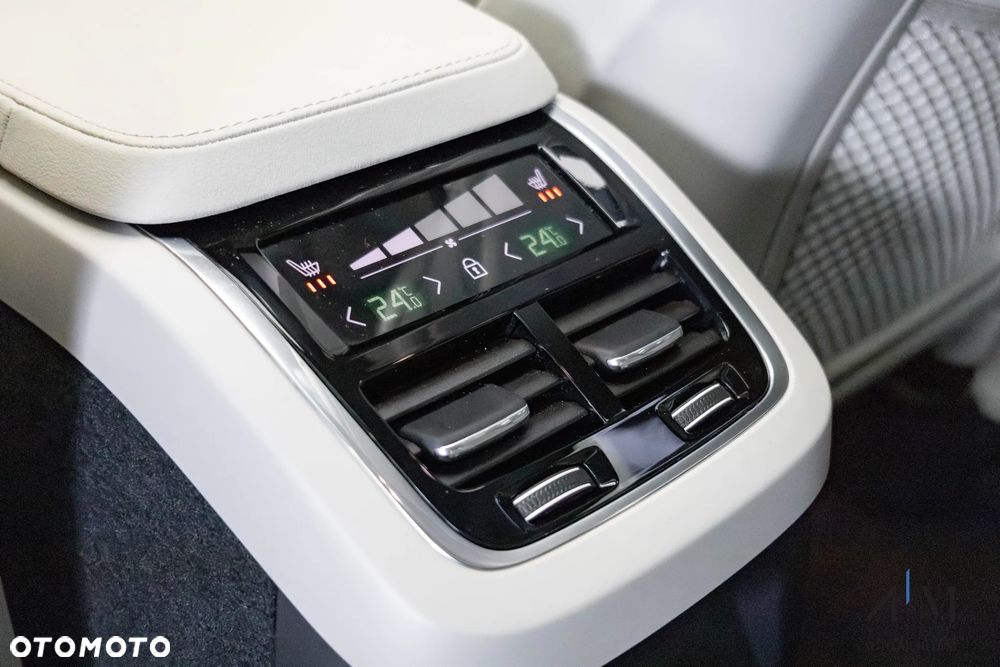 Volvo XC 90 T8 AWD Recharge Ultimate Dark - 33