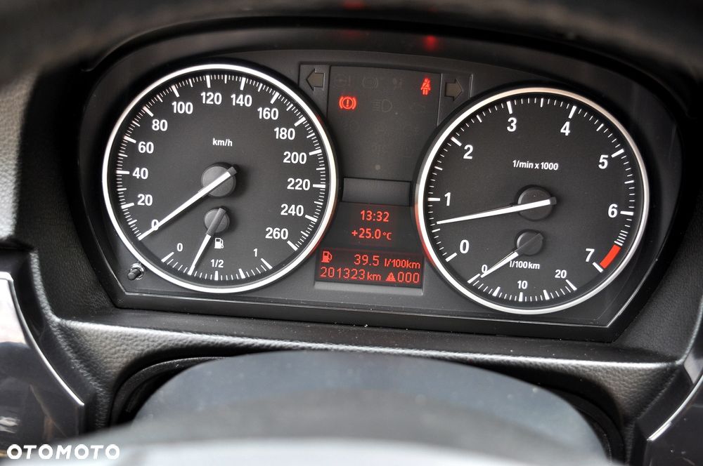 BMW Seria 3 318i Edition Exclusive - 26
