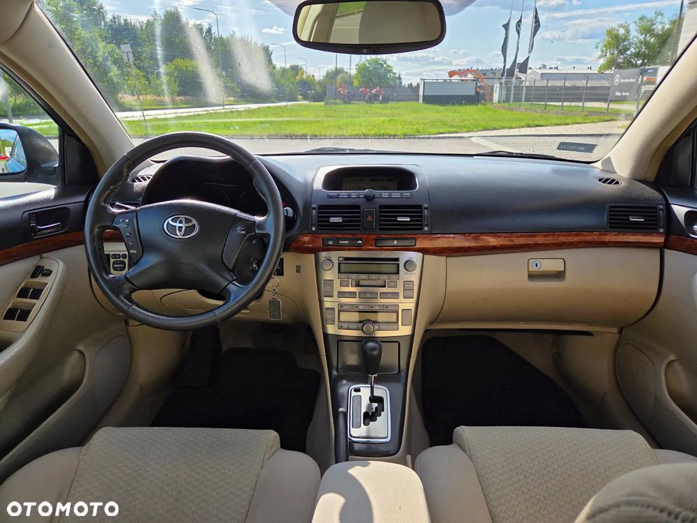 Toyota Avensis 2.0 VVT-i Sol - 11