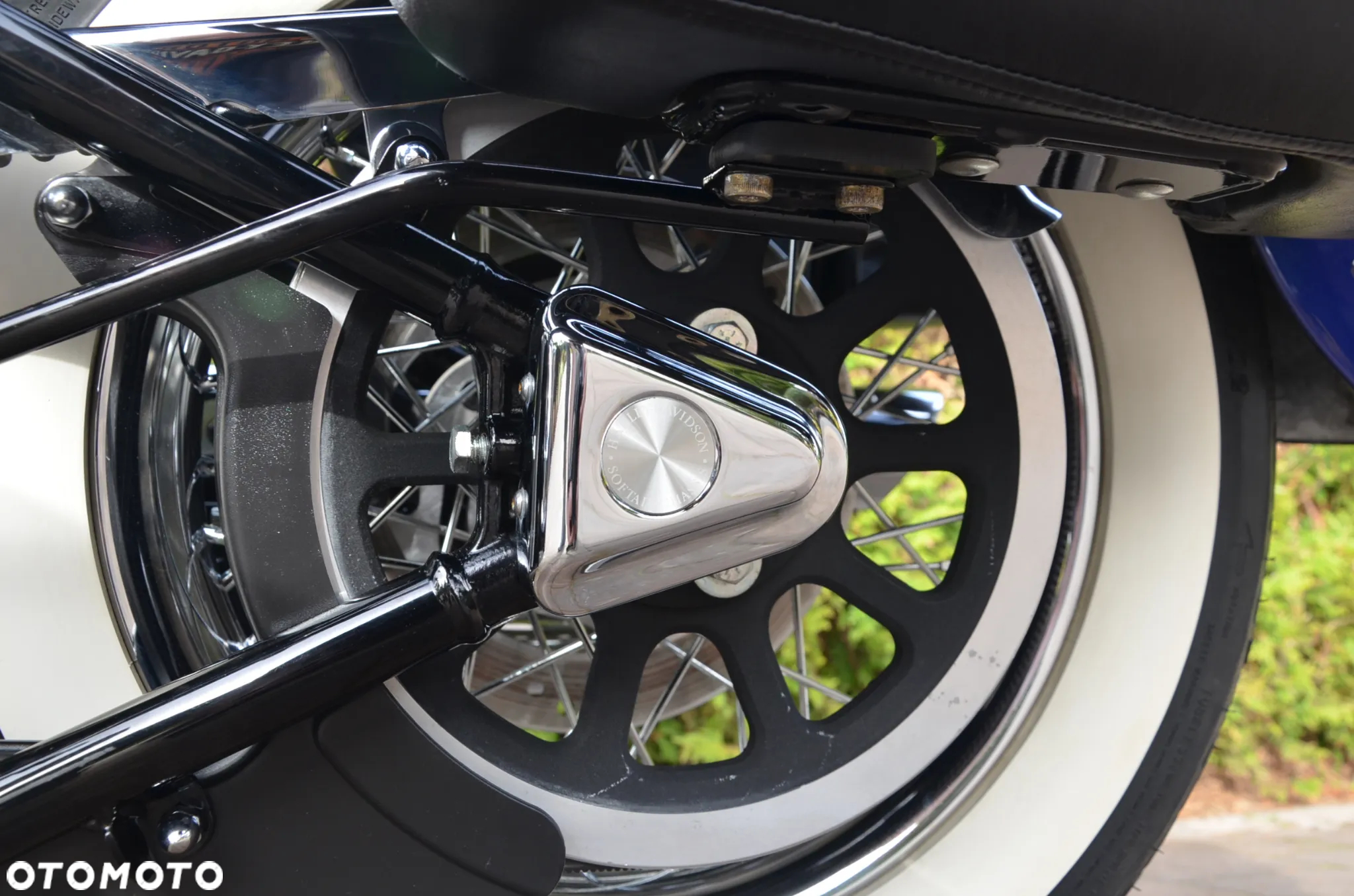 Harley-Davidson Softail Deluxe - 21