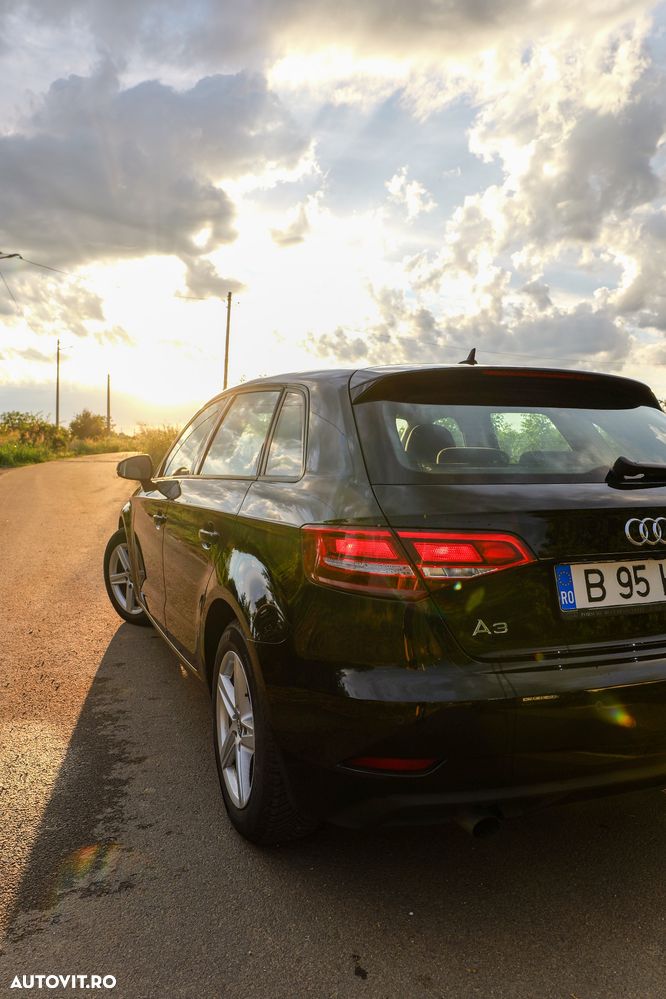 Audi A3 1.6 TDI S tronic Sport - 9