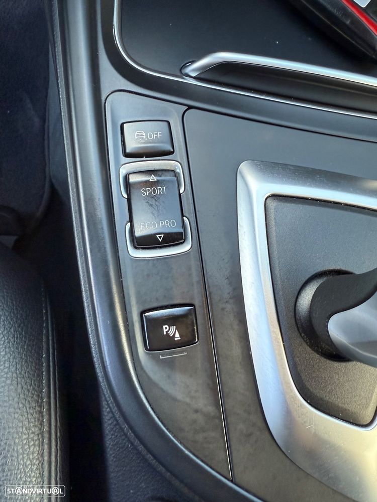 BMW 320 d Touring Sport-Aut. Efficient Dynamics Edition Sport Line - 31