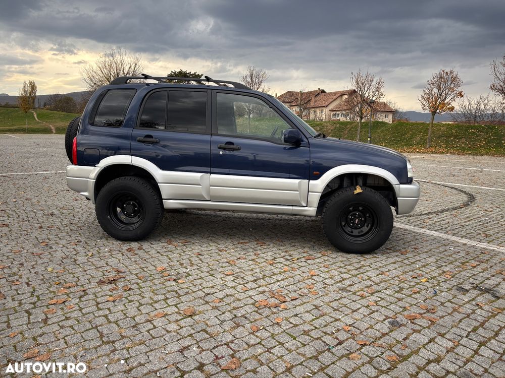Suzuki Grand Vitara 2.0i - 32