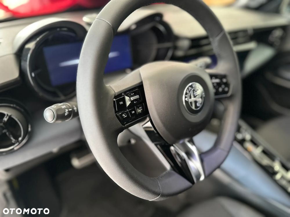 Alfa Romeo Junior 1.2 mHEV Ibrida eDCT - 8