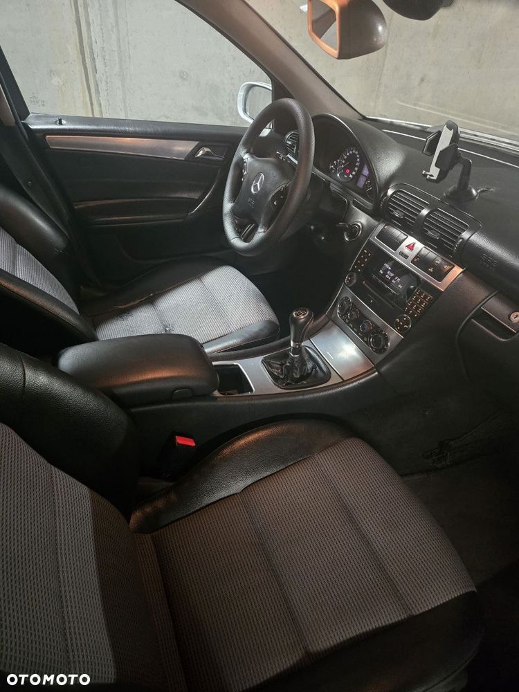 Mercedes-Benz Klasa C 220 T CDI Avantgarde - 2