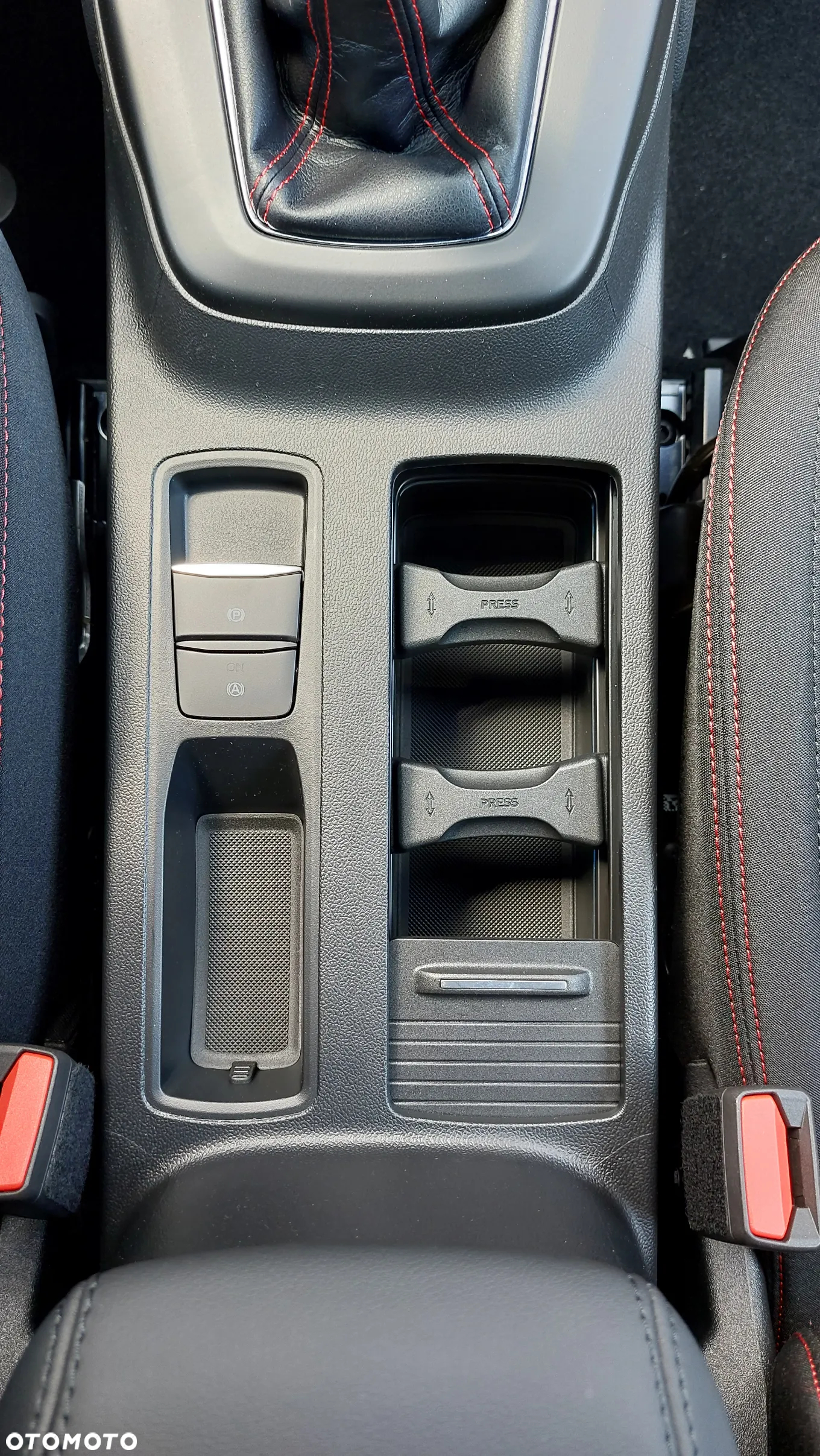 Ford Focus 1.0 EcoBoost mHEV ST-Line X - 27