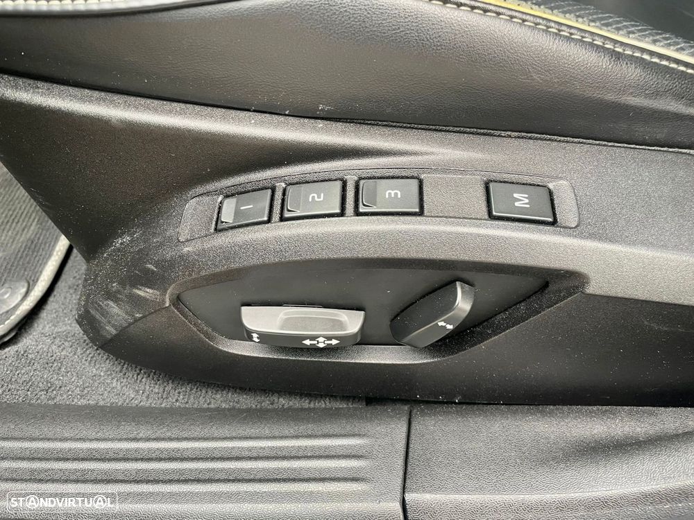 Volvo V40 1.6 D2 R-Design Summum - 13