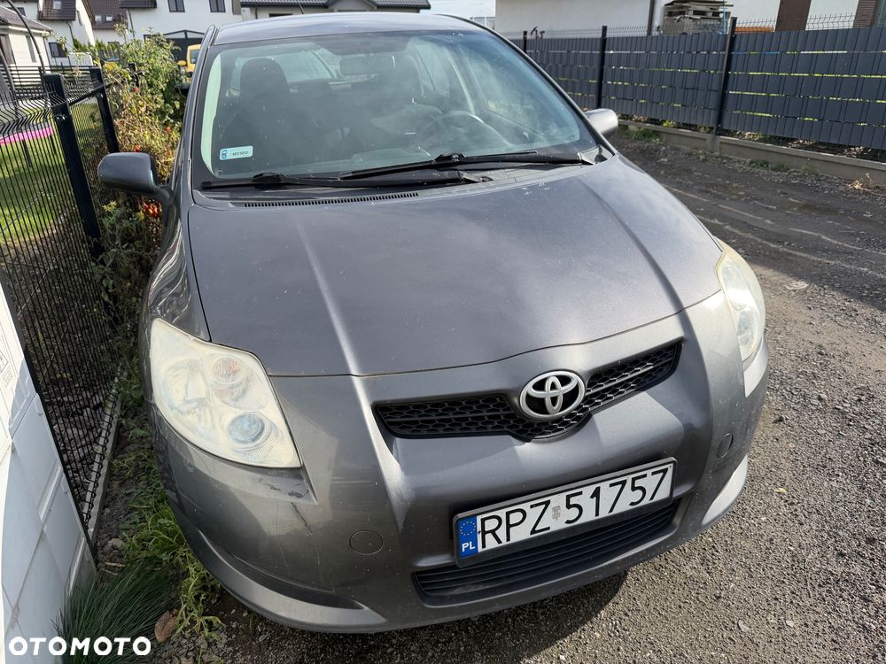 Toyota Auris - 1