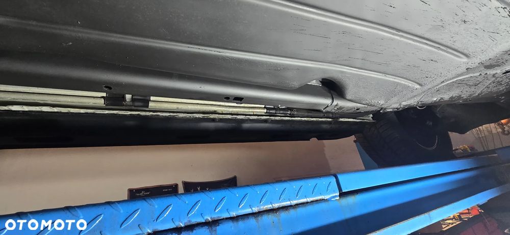 Land Rover Discovery - 13