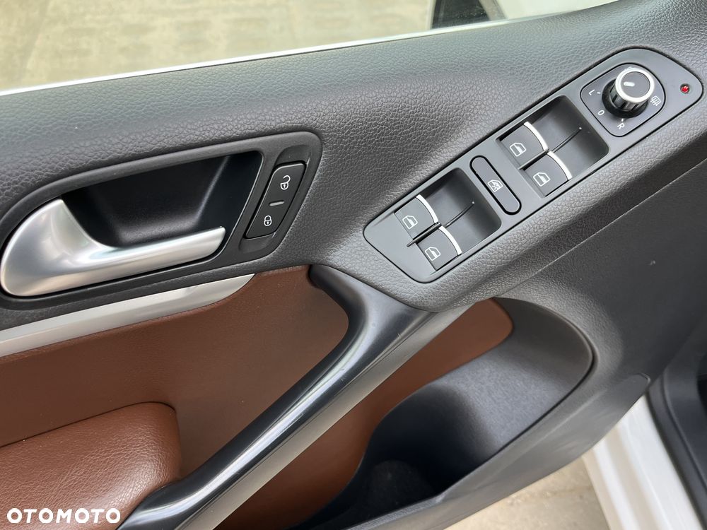 Volkswagen Tiguan 2.0 TDI DPF BlueMotion Technology Cup Sport & Style - 16