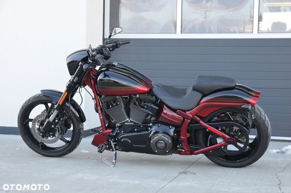 Harley-Davidson Softail Breakout - 8