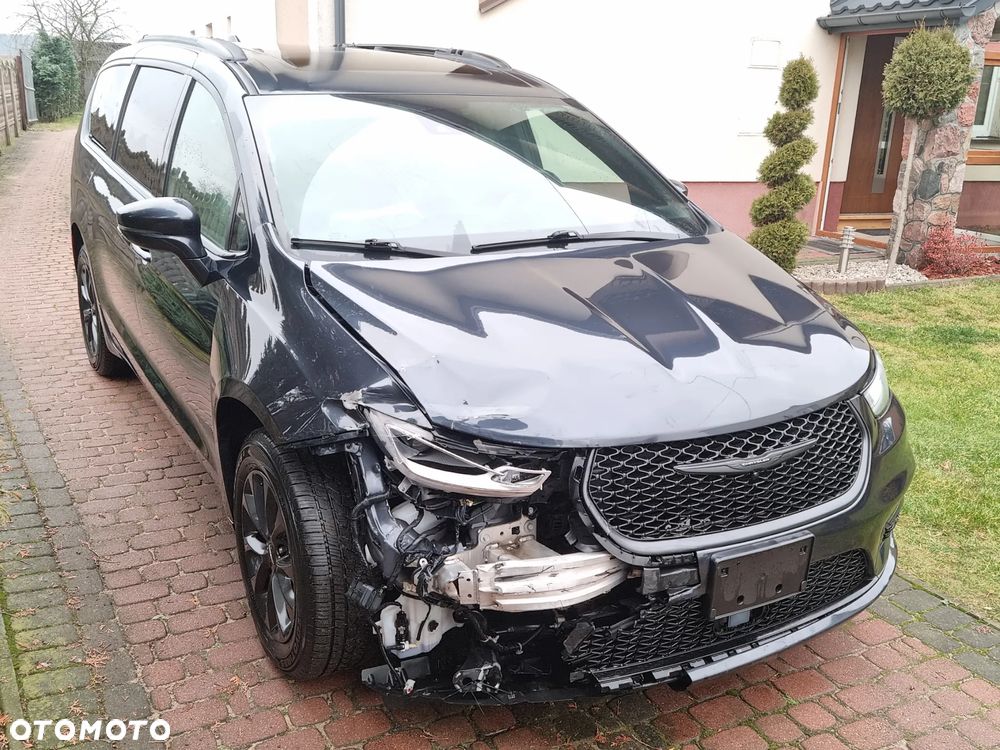 Chrysler Pacifica - 9