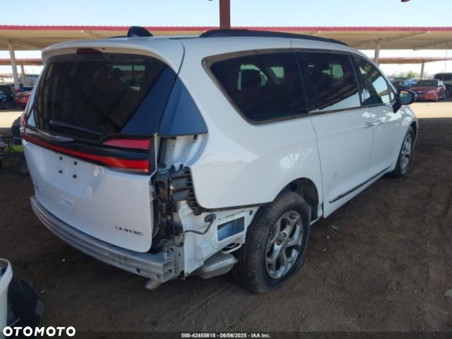 Chrysler Pacifica - 4
