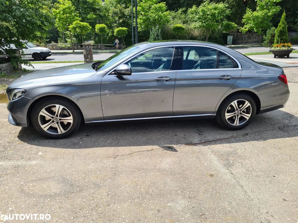 Mercedes-Benz E 220 d 4MATIC Aut. - 4