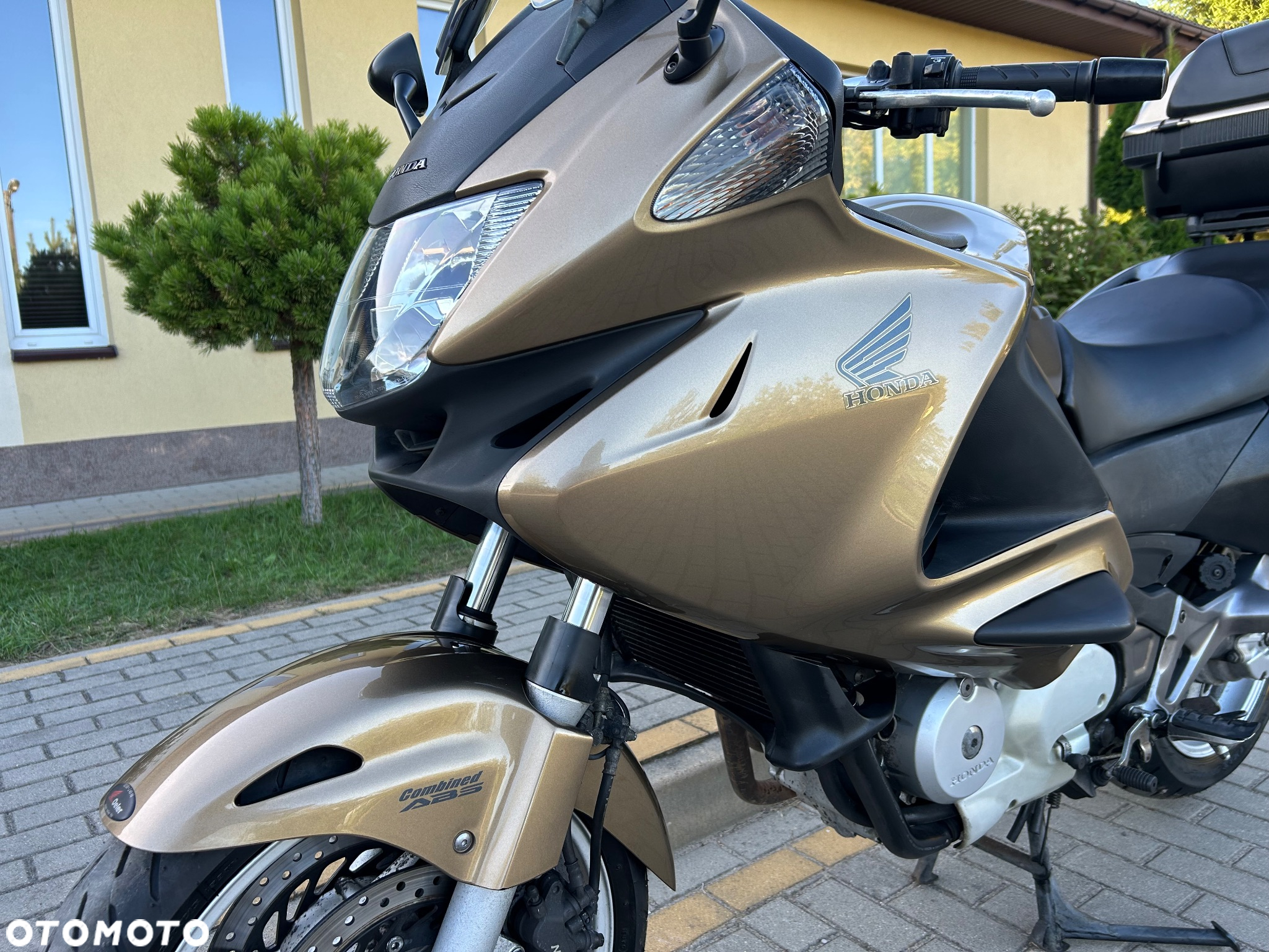 Honda NT - 23