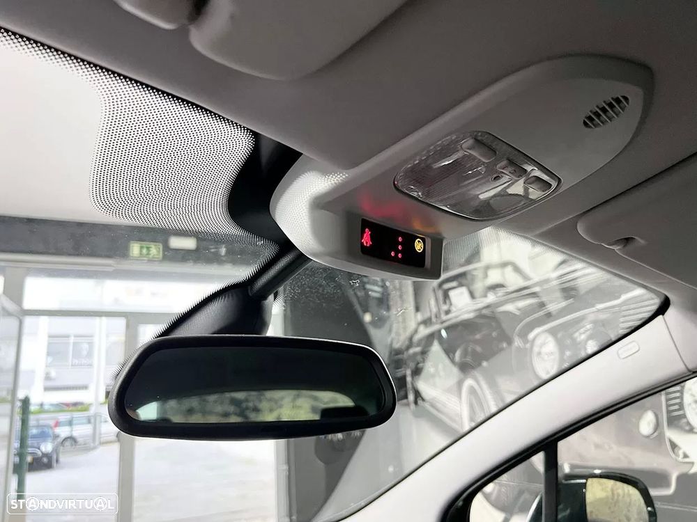 Peugeot 3008 2.0 HDi Hybrid4 99g - 19