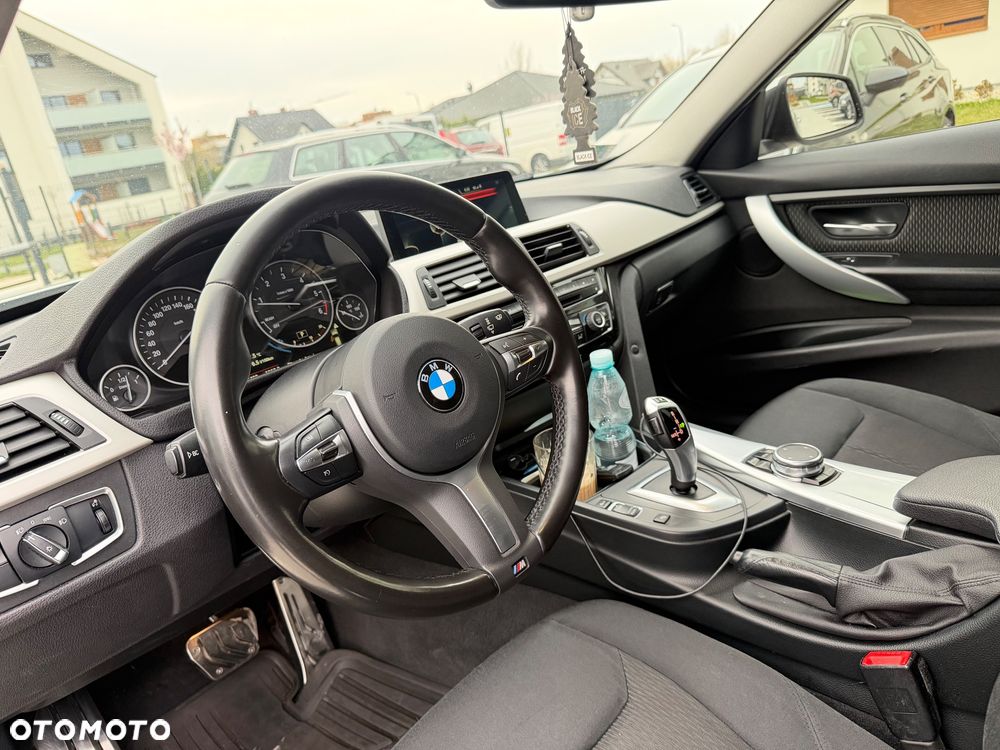 BMW Seria 3 318d M Sport - 13