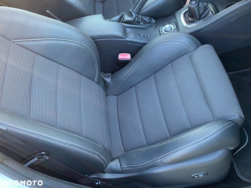 Renault Megane ENERGY TCe 130 GT LINE - 15