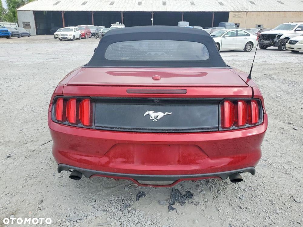 Ford Mustang - 6