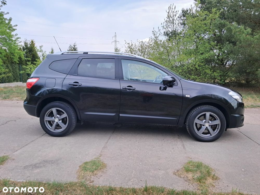 Nissan Qashqai+2 2.0 4x4 Tekna Premium - 4