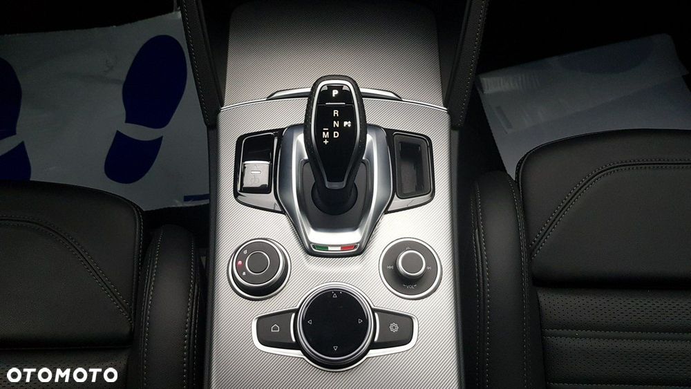 Alfa Romeo Stelvio - 27