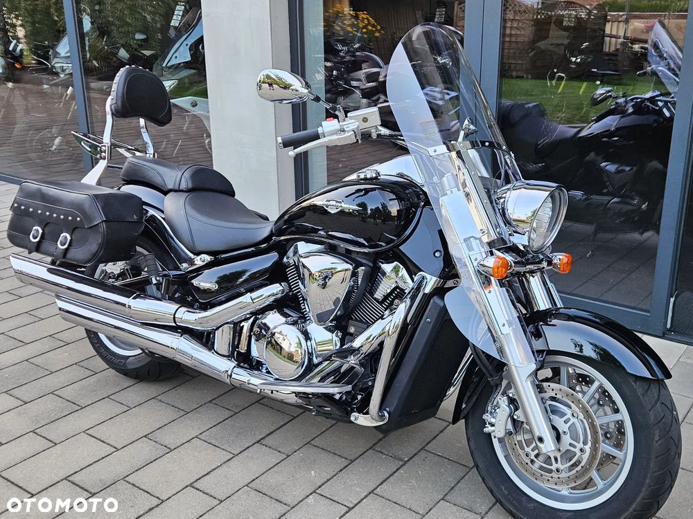 Suzuki Intruder - 12