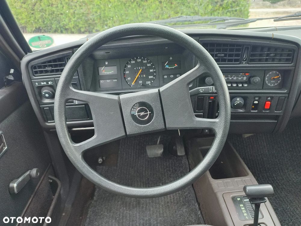 Opel Ascona - 6