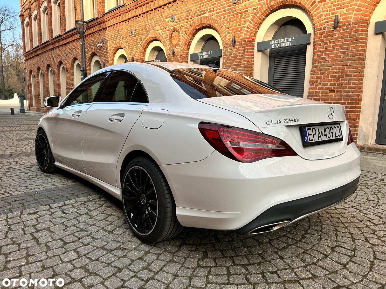 Mercedes-Benz CLA 250 4-Matic - 8