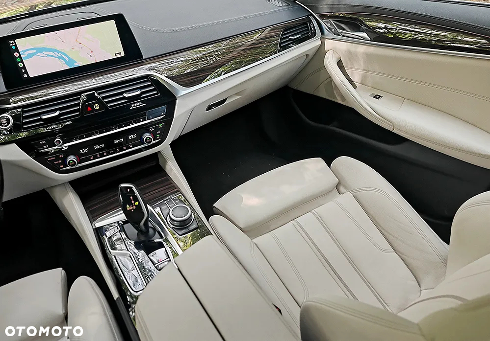 BMW Seria 5 520d Luxury Line sport - 8