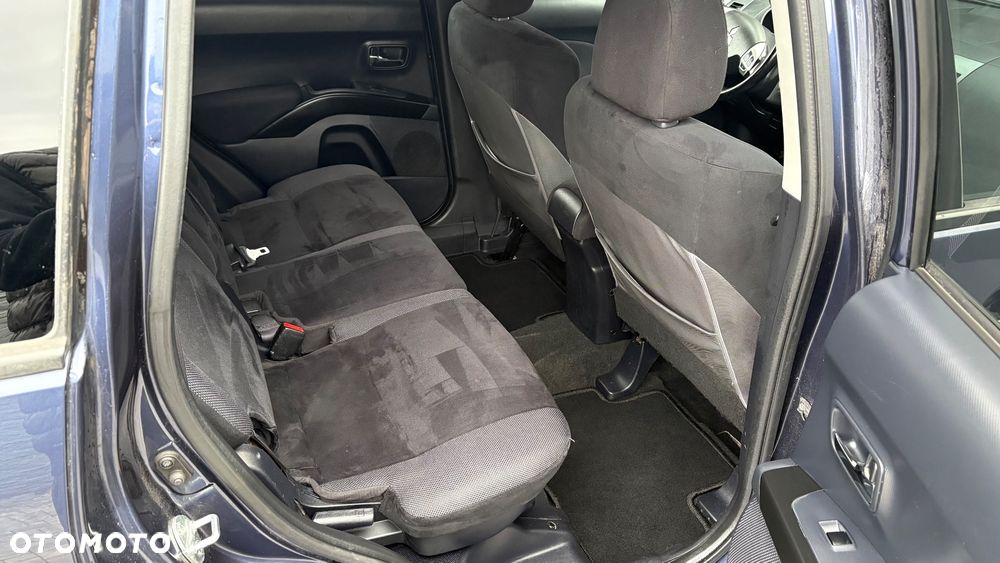 Mitsubishi Outlander 2.4 Intense - 13