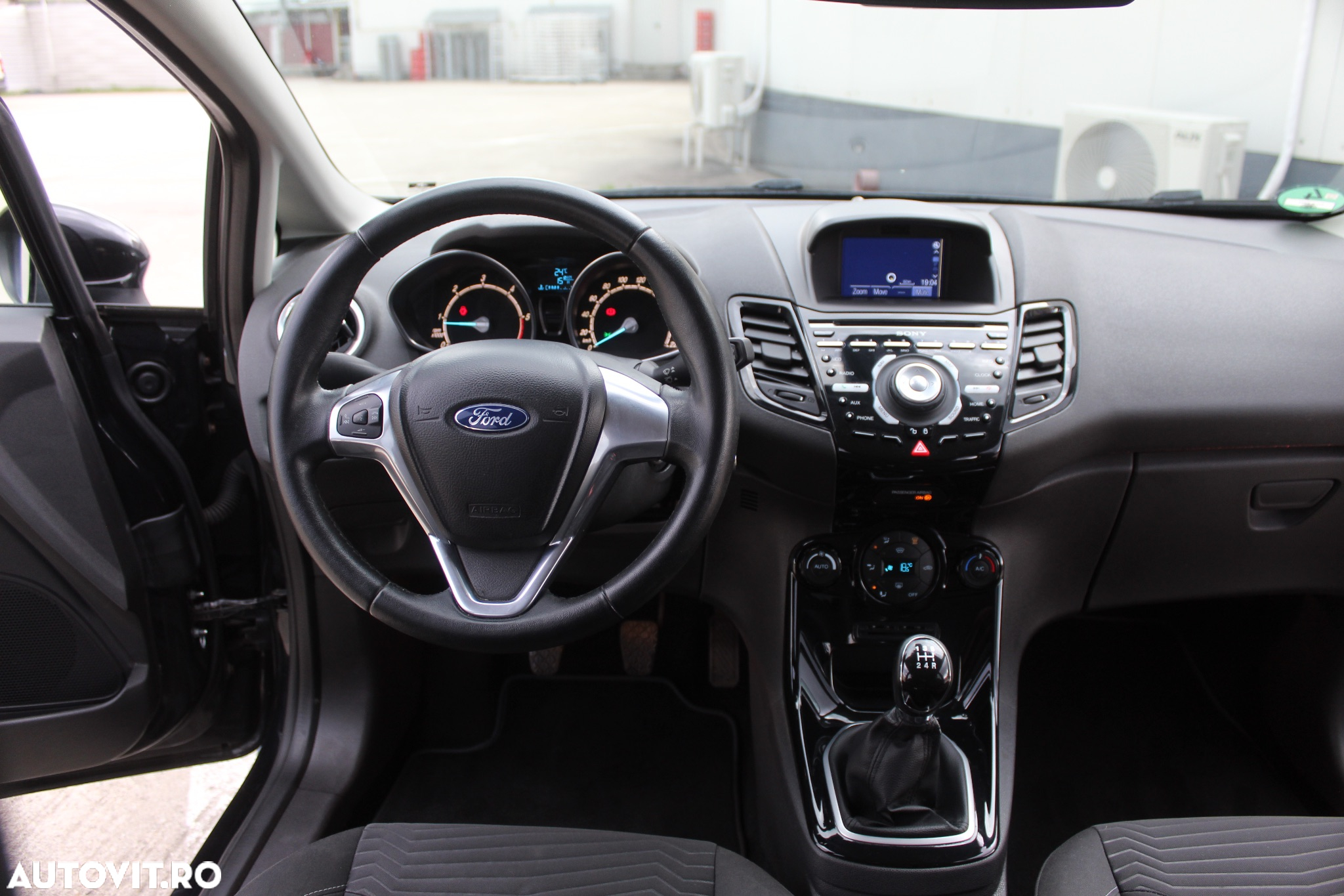 Ford Fiesta 1.6 TDCi Titanium - 18