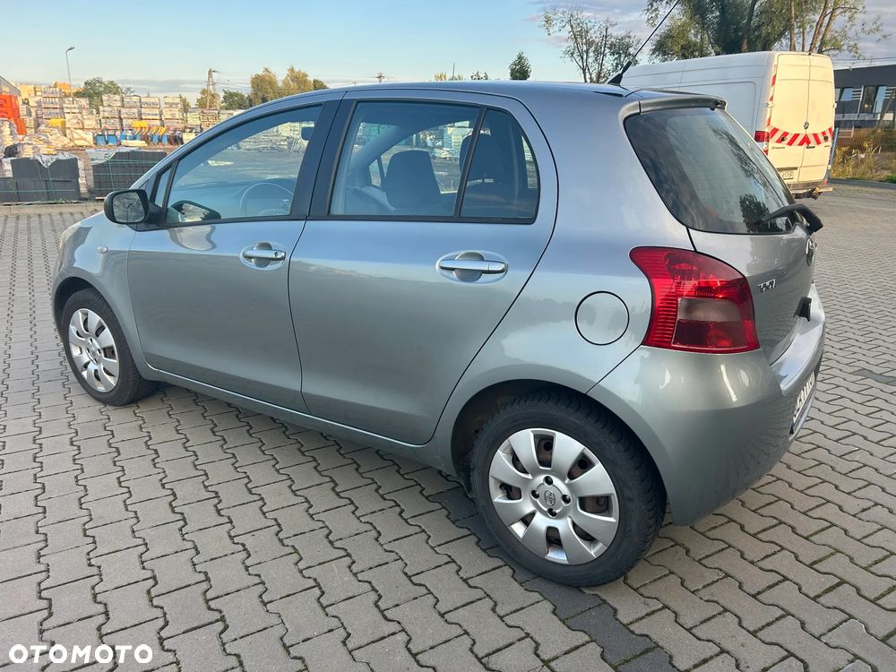 Toyota Yaris 1.3 VVT-i Sol - 15