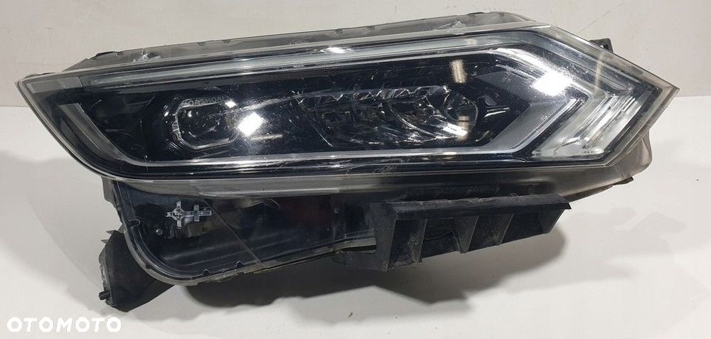 Nissan Qashqai II Reflektor Prawy KOITO 100-19011 - 1