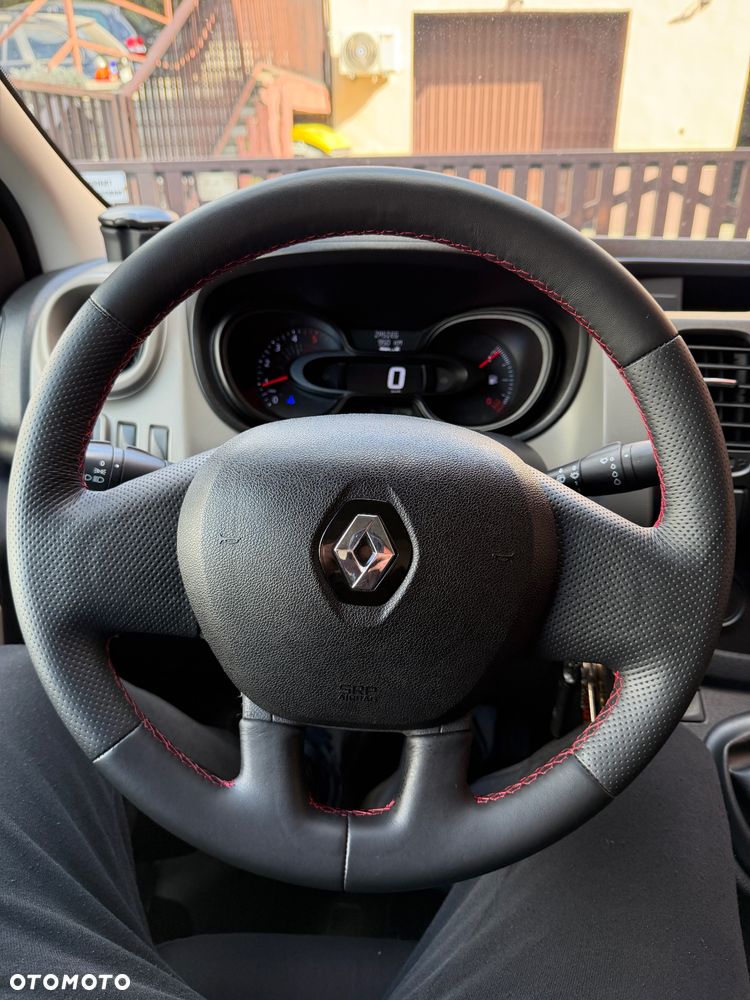 Renault Trafic - 23